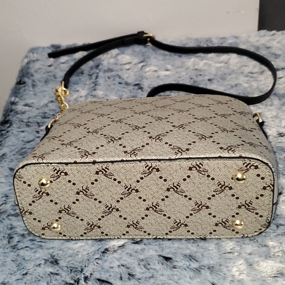 Black & gray Bees crossbody purse. Vegan. - Picture 7 of 8